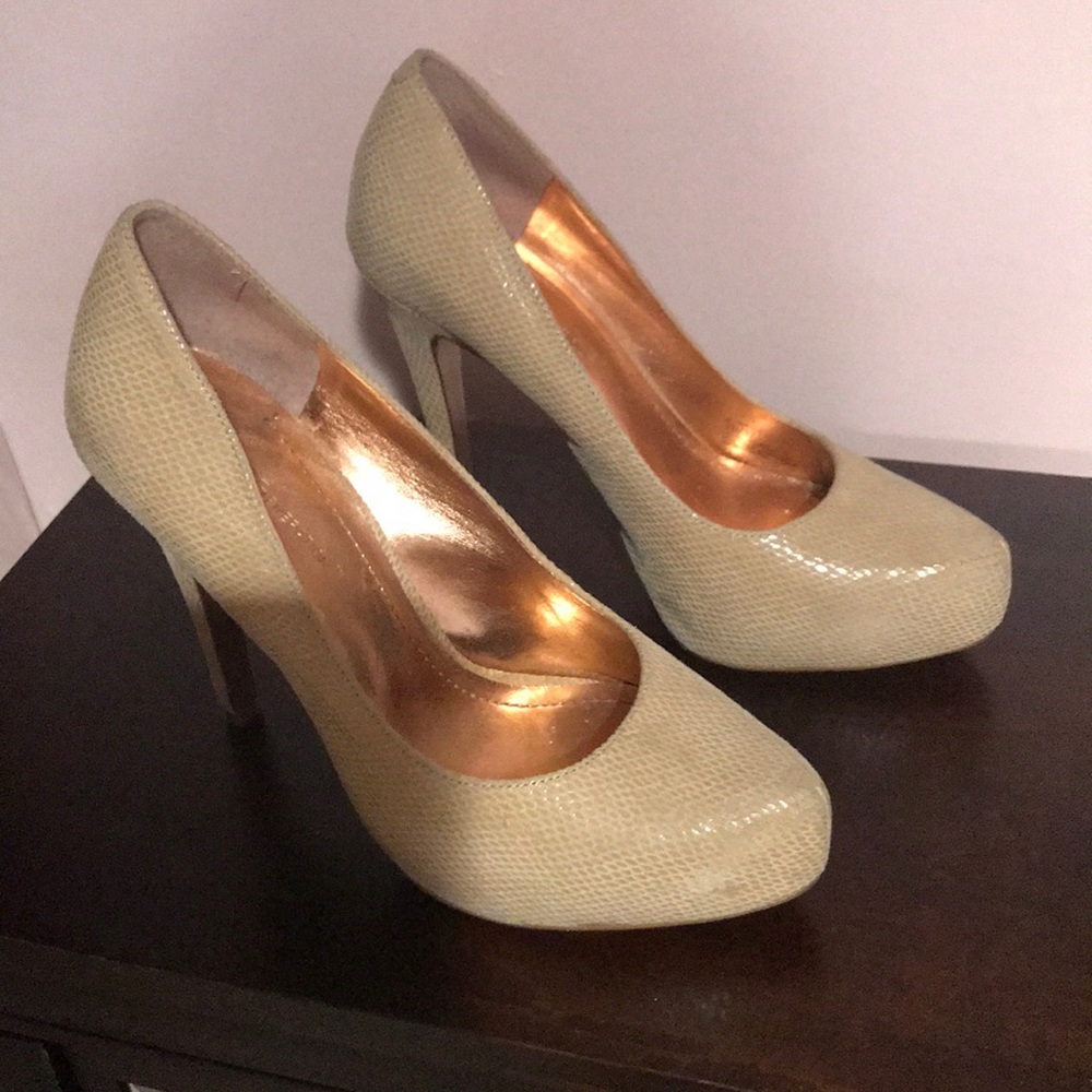 BCBG generation heels